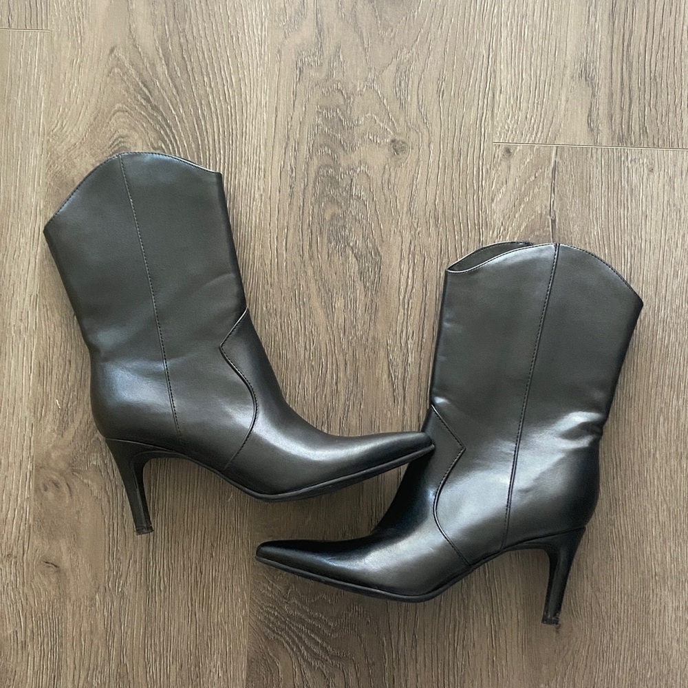 Pointed toe black booties